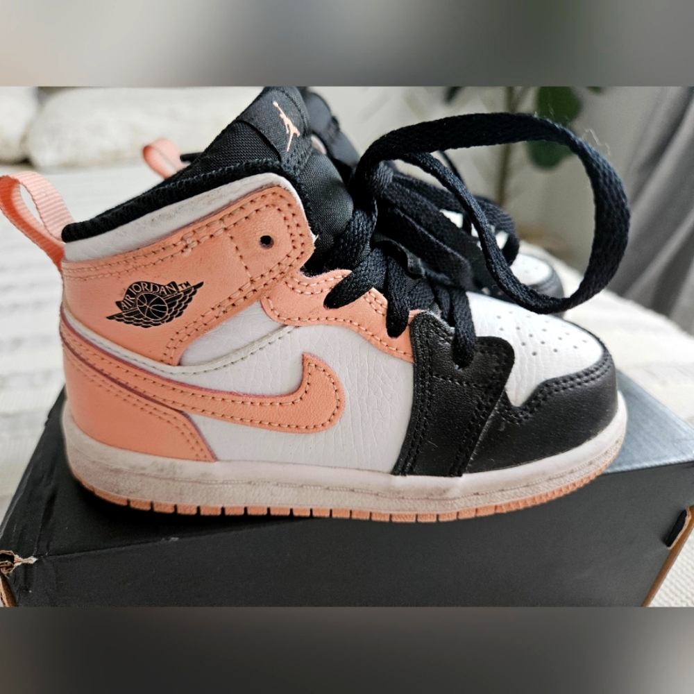 Jordan 1 Mid arctic orange/white/black toe 8c toddler sneaker